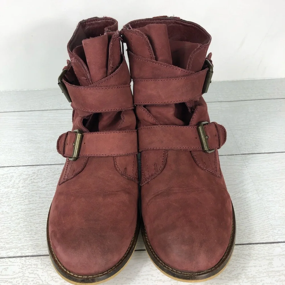 Steve‎ Madden Territory burgundy nubuck Ankle Buckles Booties Size 10